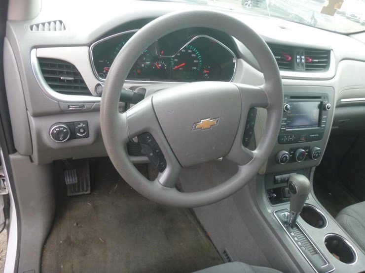 2017-chevrolet-traverse-image-12