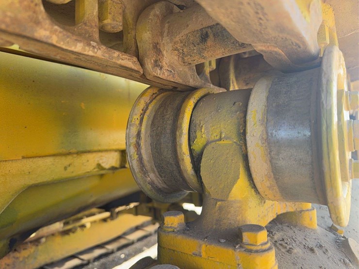 caterpillar-forty-image-18