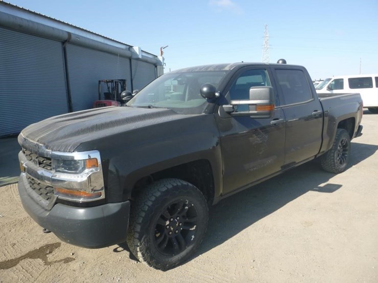 2018-chevrolet-1500-image-2