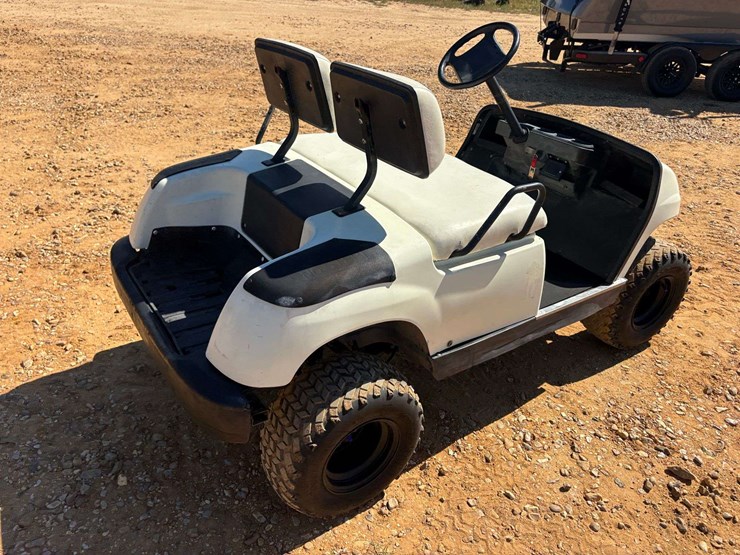 2002-yamaha-2-seater-golf-cart-image-3