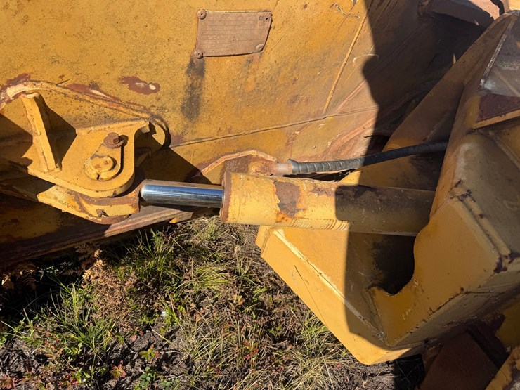 caterpillar-160-image-10