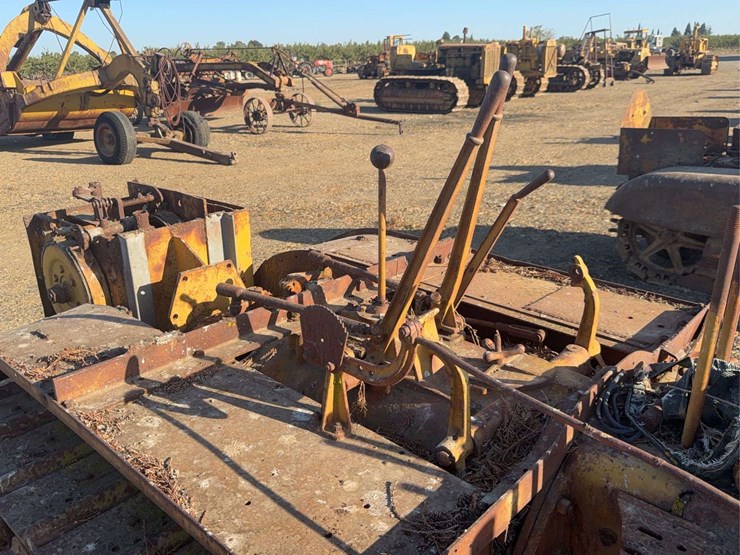 caterpillar-thirty-image-21