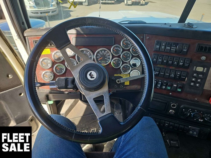 2018-western-star-4900-image-17