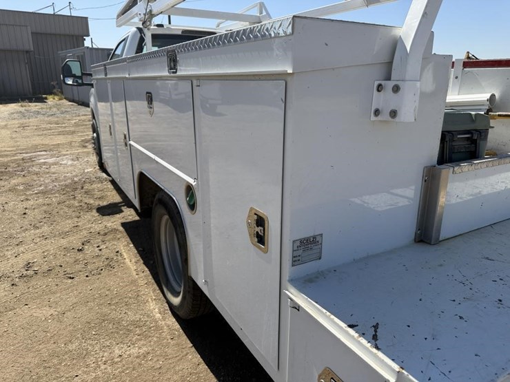 2024-ford-f350-xl-image-26