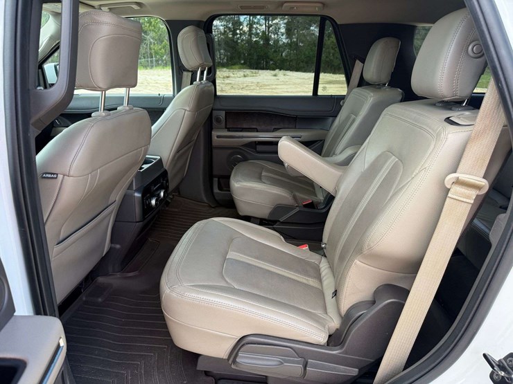 2020-ford-expedition-limited-image-19