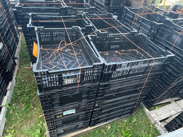 #3222-•-pallet-of-stackable-poly-crates-image-3