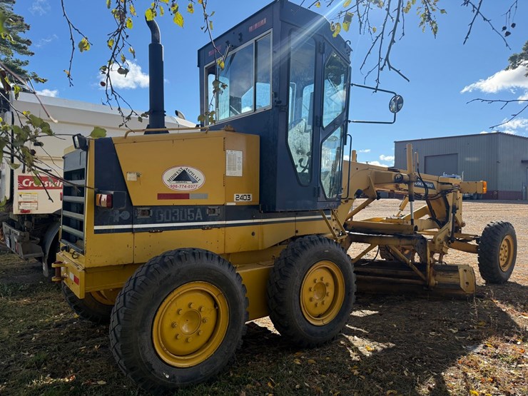 #3534-•-komatsu-gd305a-motor-grader-image-5