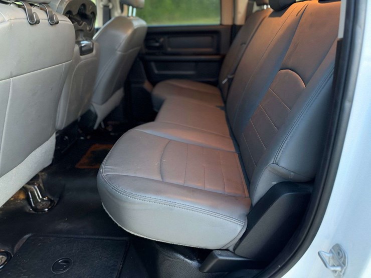 2017-dodge-2500-image-13