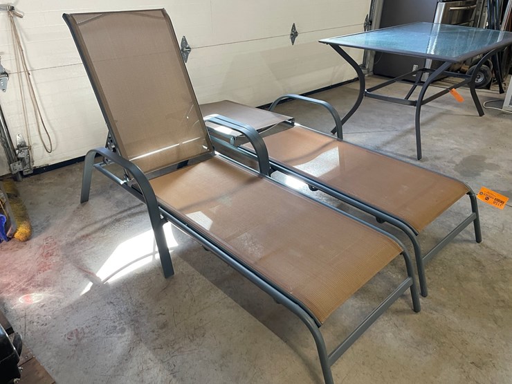 #3158-•-(2)-reclining-patio-chairs-image-3