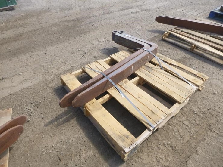 48"-reach-lift-forks-image-1