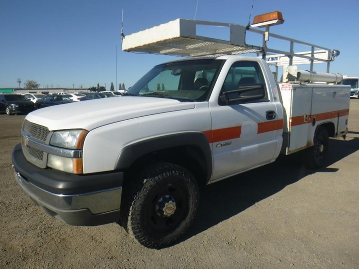 2003-chevrolet-2500hd-image-2