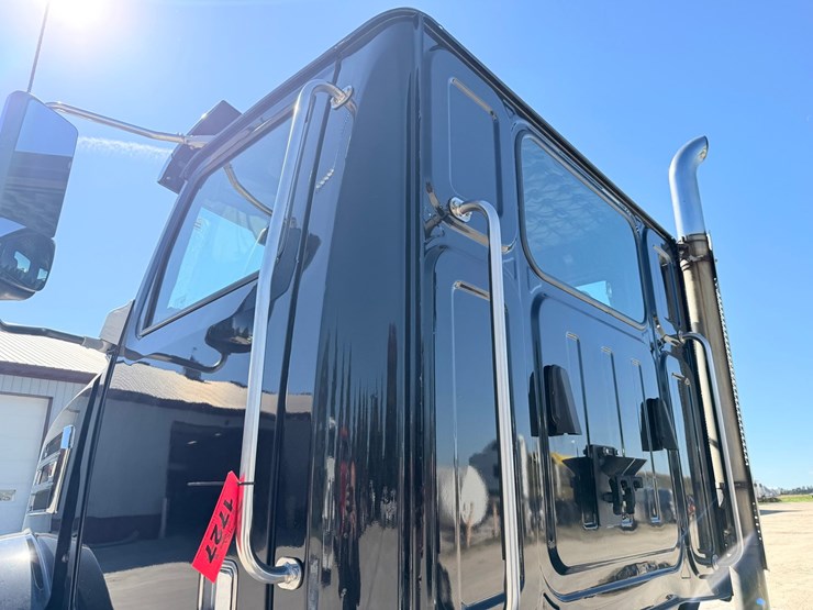 #1727-•-2020-western-star-day-cab-truck-tractor-image-16