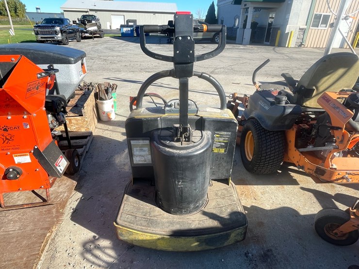 #1802-•-yale-electric-pallet-jack-image-4