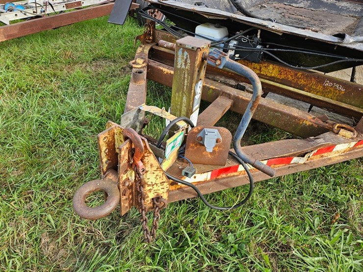 #2126-•-towmaster-tandem-axle-utility-tilt-trailer-image-10