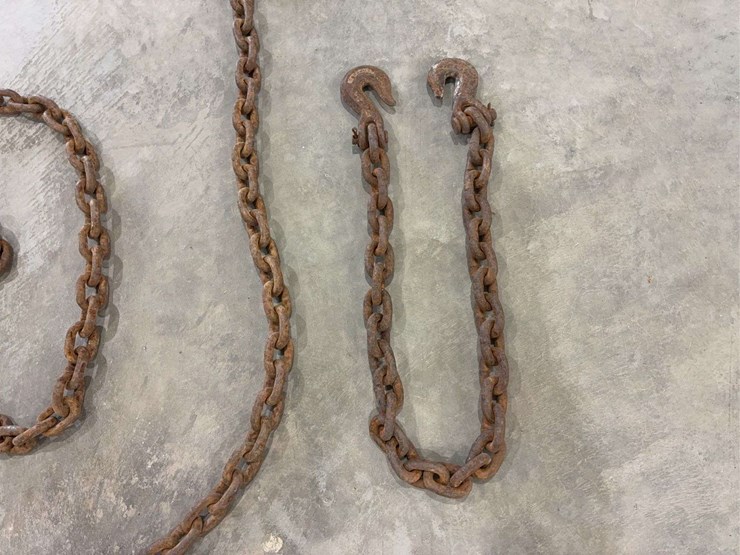 1/4"-chains-w/hooks-(1-7"6",-1-2'6",-1-8'6")-image-4