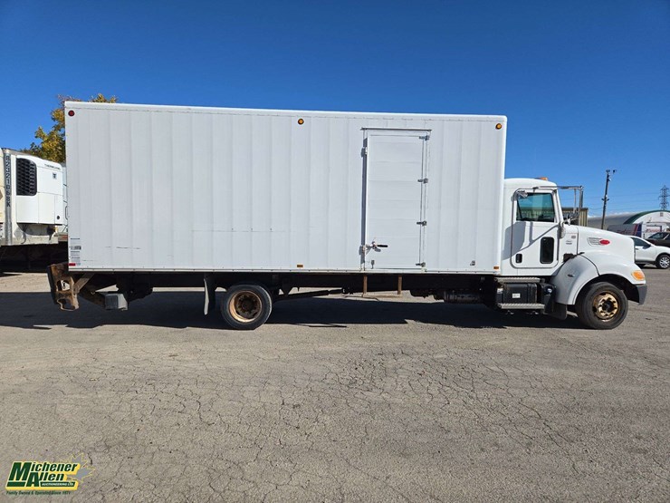 2014-peterbilt-325-image-8