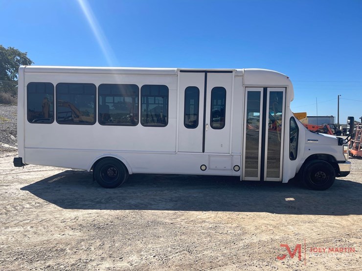 ford-e450-image-2