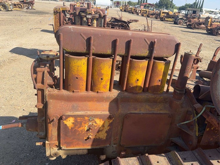 caterpillar-thirty-image-11