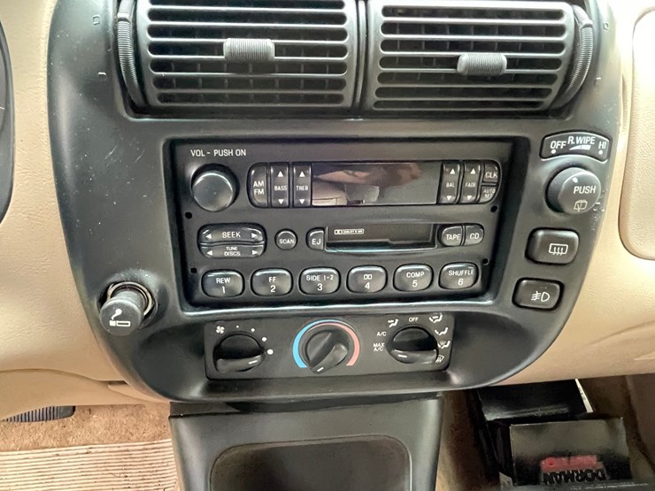 1997-ford-explorer-xlt-image-67