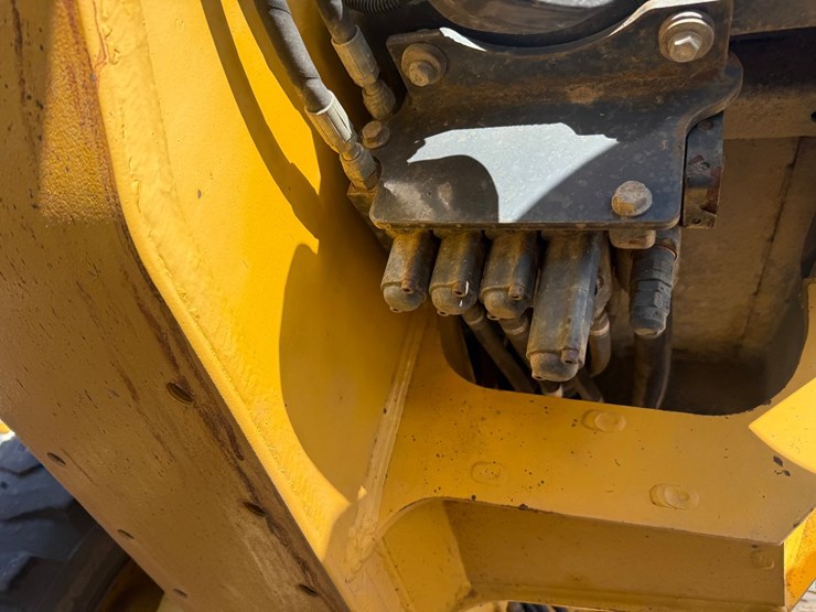 deere-672d-image-57