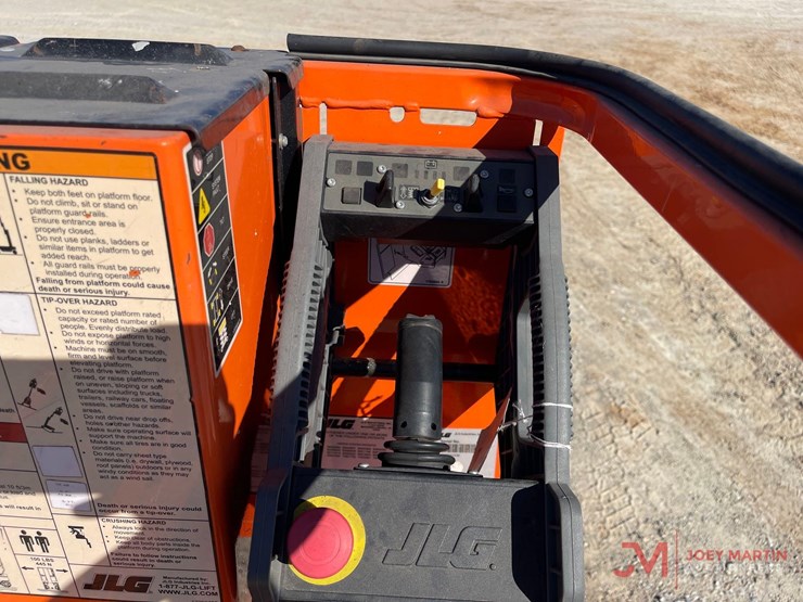 2015-jlg-1230es-image-17