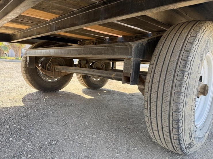 2020-econoline-tilt-deck-trailer-image-23