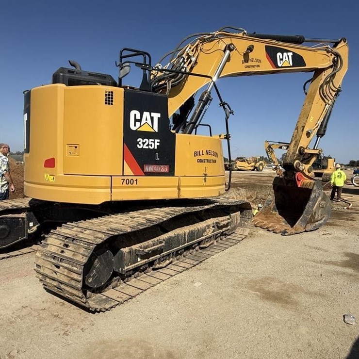 2019 CATERPILLAR 325FLCR