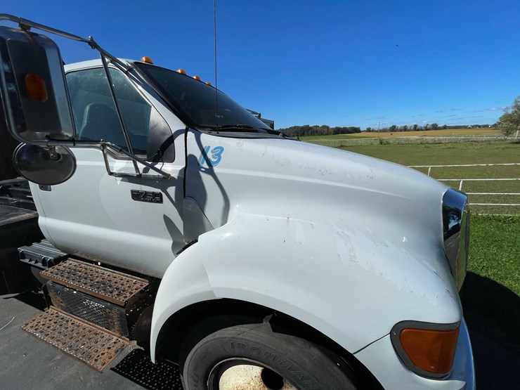 2013-ford-f750-image-53