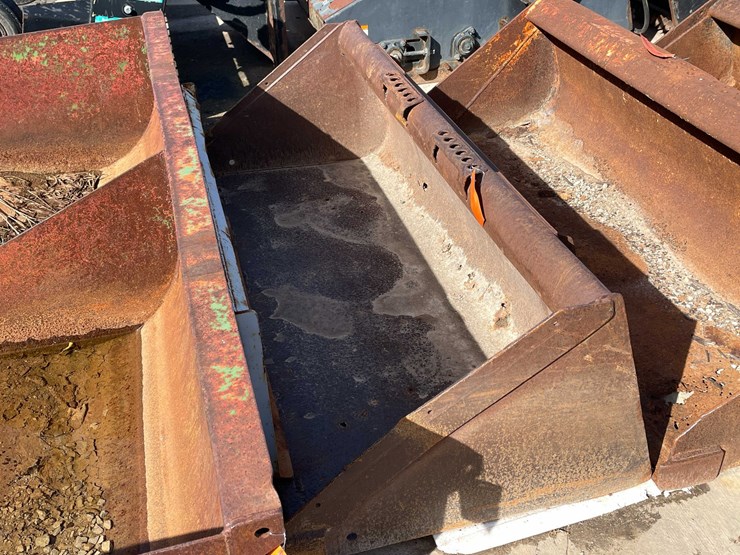 #1815-•-skid-steer-straight-edge-bucket-image-2