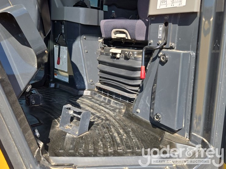 2020-komatsu-d39px-24-image-55