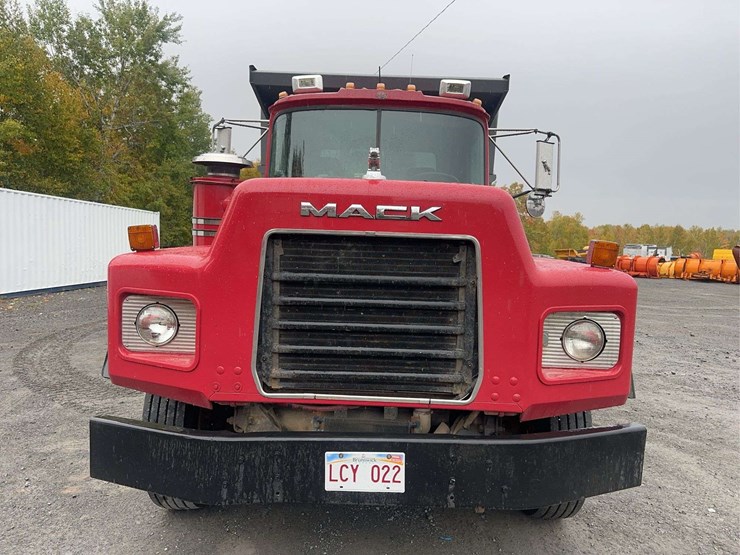 2005-mack-rb688s-image-2
