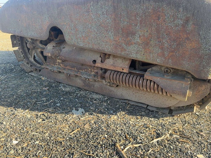 caterpillar-twenty-two-image-7
