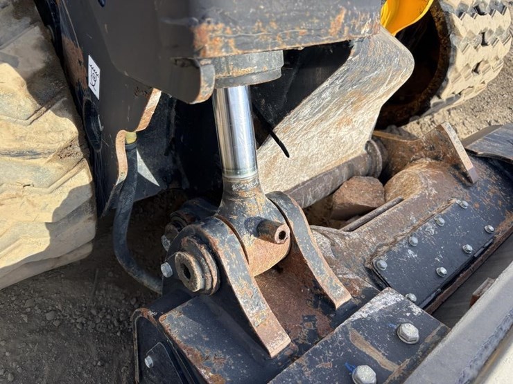 2021-jcb-3ts-8t-image-13