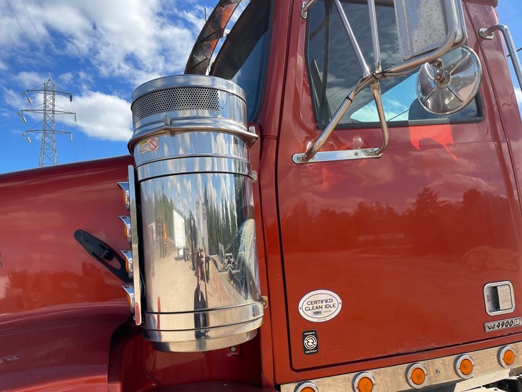 2016-western-star-4900sb-image-15