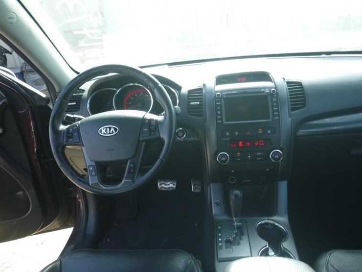 2011-kia-sorento-image-10