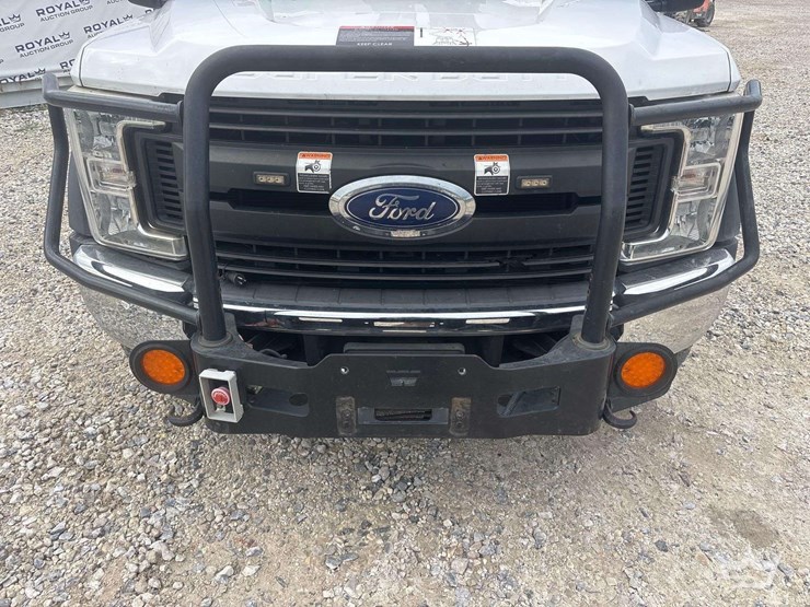 2019-ford-f550-image-49