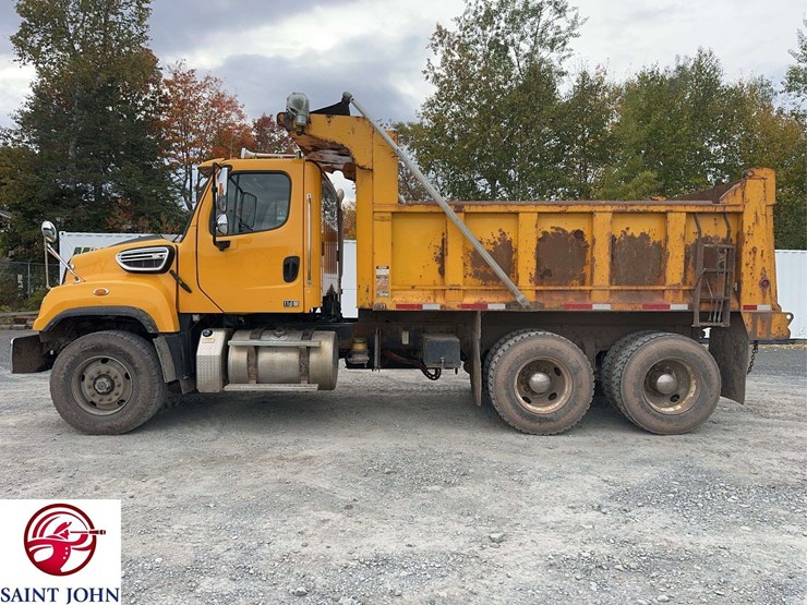 2015-freightliner-114sd-image-8