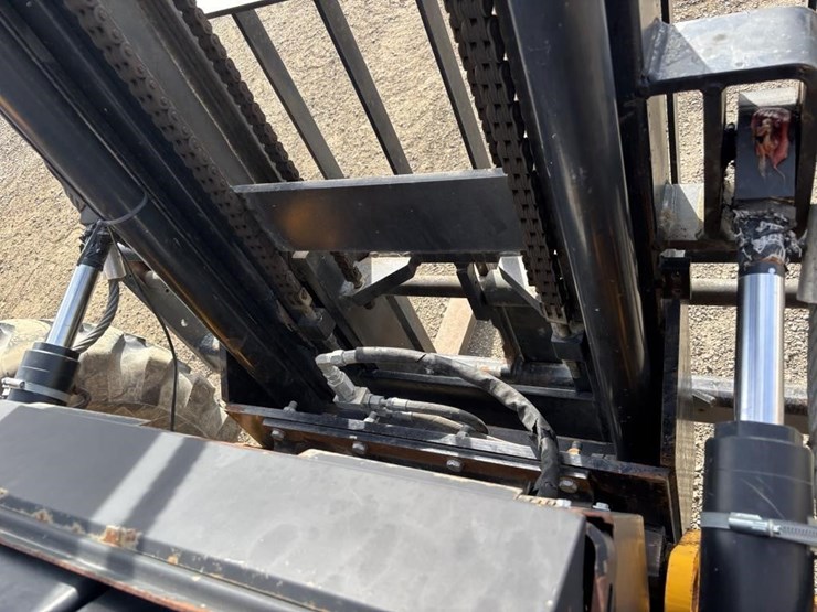 2019-jcb-903-4rt-forklift-image-12