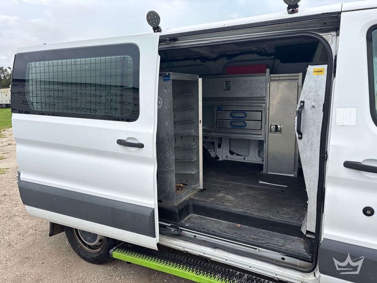 2016-ford-transit-image-22