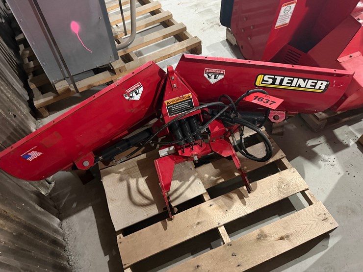 #1637-•-steiner-ventrac-v-plow-attachment-image-3