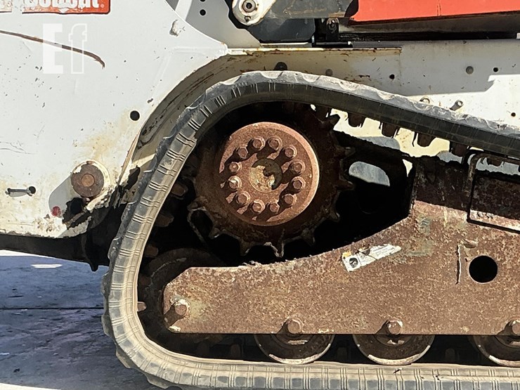 2011-bobcat-t190-image-10