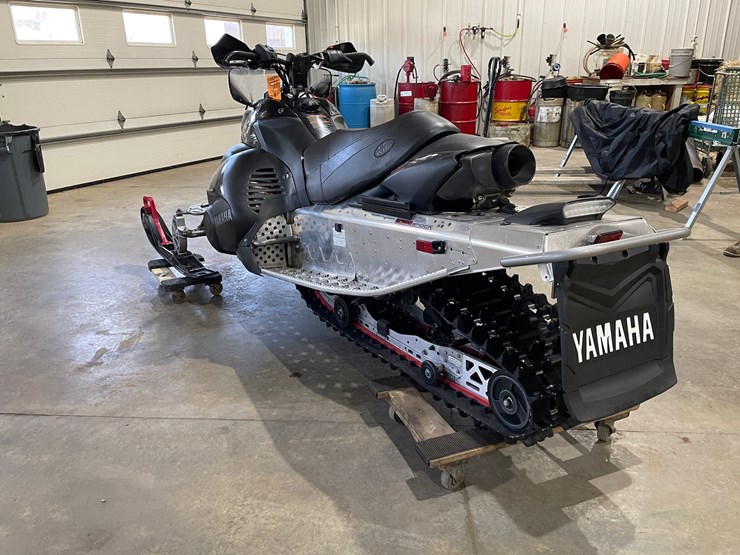 #3152-•-2008-yamaha-fx-nytro-snowmobile-image-8