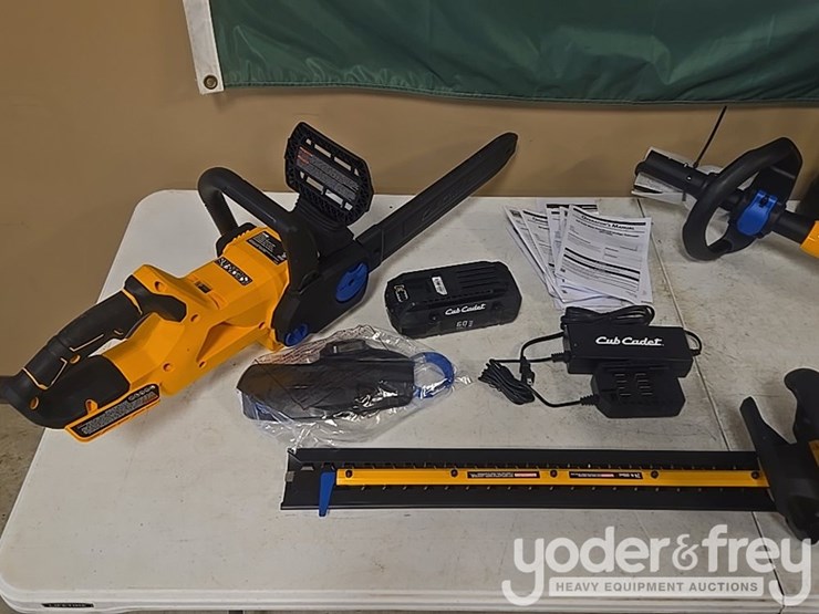 unused-6-pc-cub-cadet-tool-kit-c/w-ht24e-hedge-trimmer,-cs160e-cordless-chainsaw,-lb600e-leaf-blower,-st16e-string-trimmer,-battery-image-9