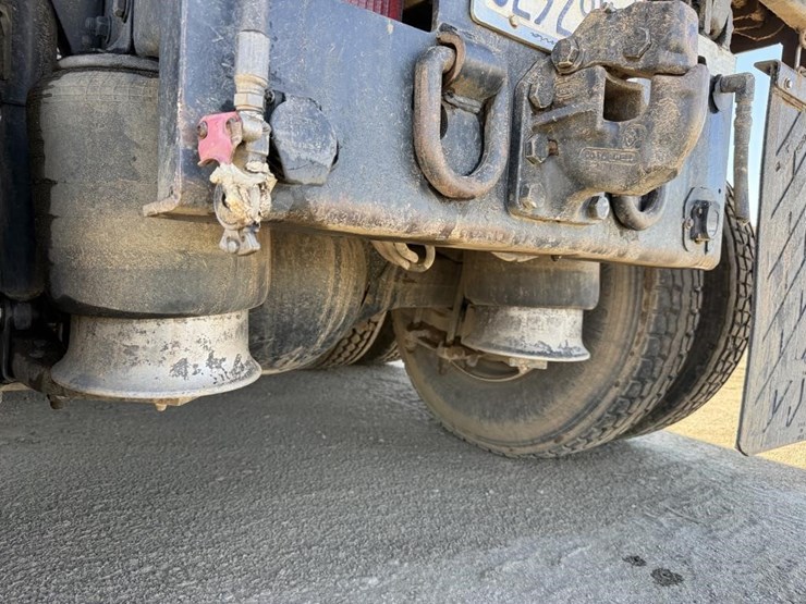 2018-freightliner-m2-dump-truck-image-48