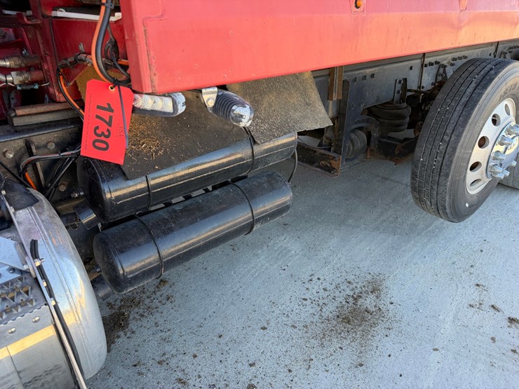 2005-peterbilt-378-image-13