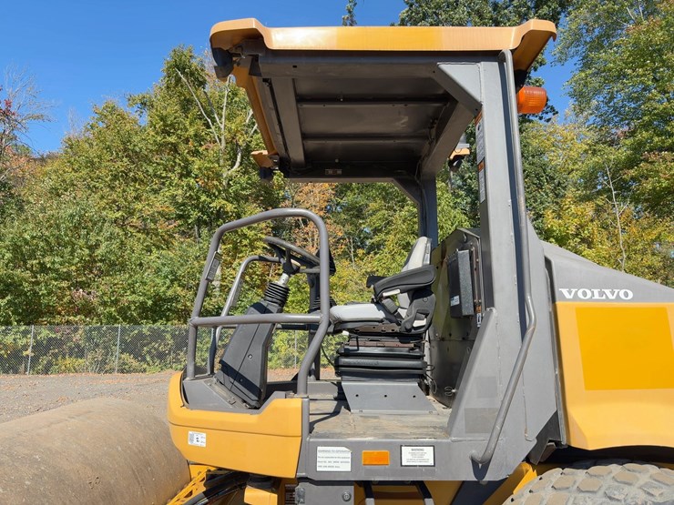 2018-volvo-sd75b-image-19