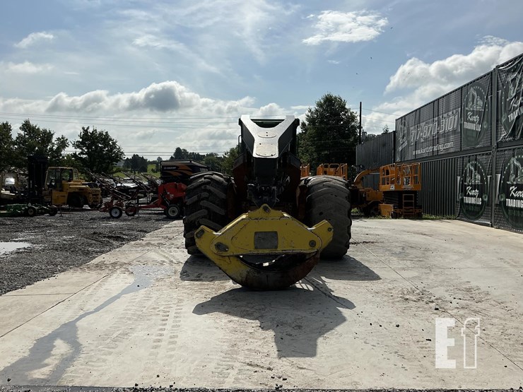 2023-deere-648l-ii-image-3