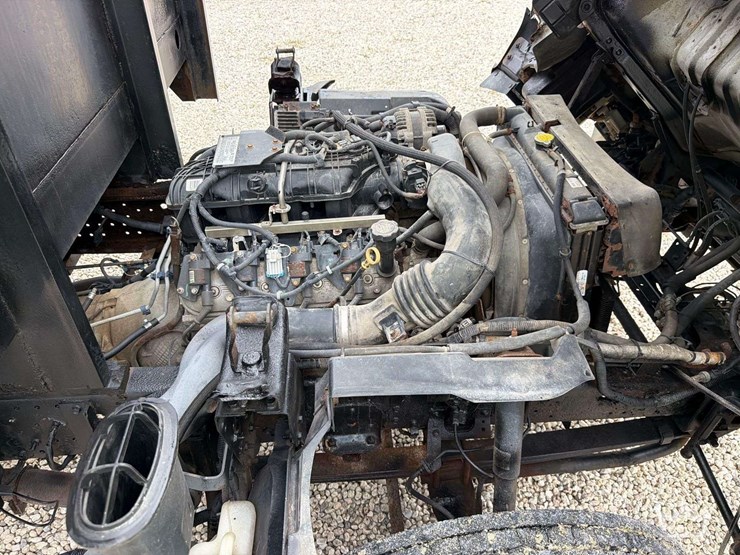 2008-isuzu-npr-image-37