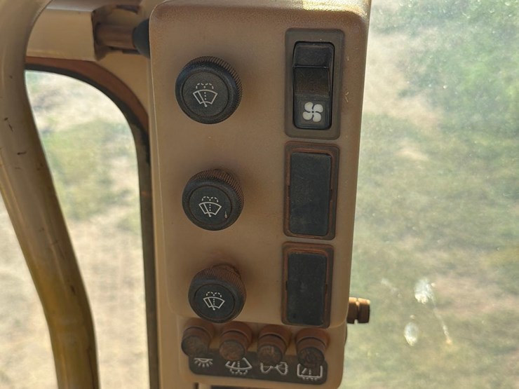 caterpillar-12h-image-18
