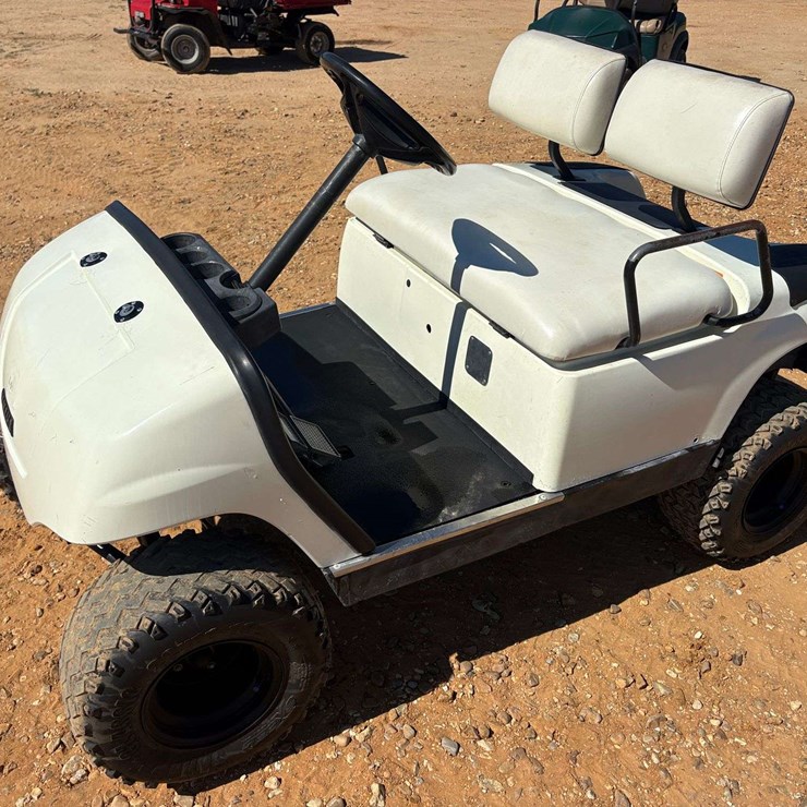 2002 Yamaha 2 Seater Golf Cart